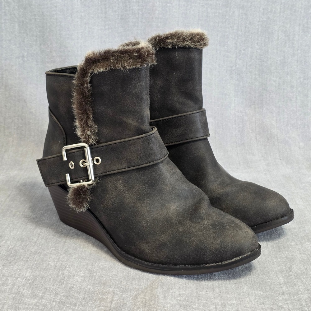 Rampage Joanie Wedge Boots Women 7.5 Grey Faux Fur Trim Buckle Ankle Booties